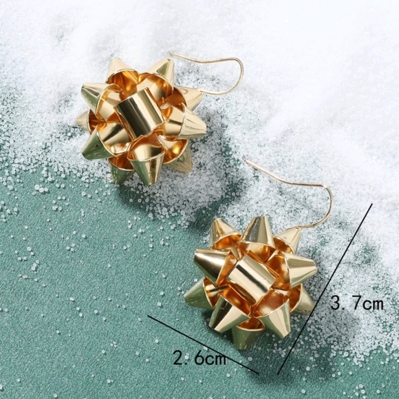 NEW! Holidays  earrings -BTQ - Picture 5 of 10